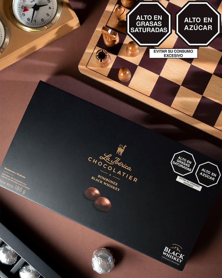 BLACK WHISKEY 700ML X 2 BOTELLAS + REGALO : BOMBONES LA IBERICA BLACK WHISKEY